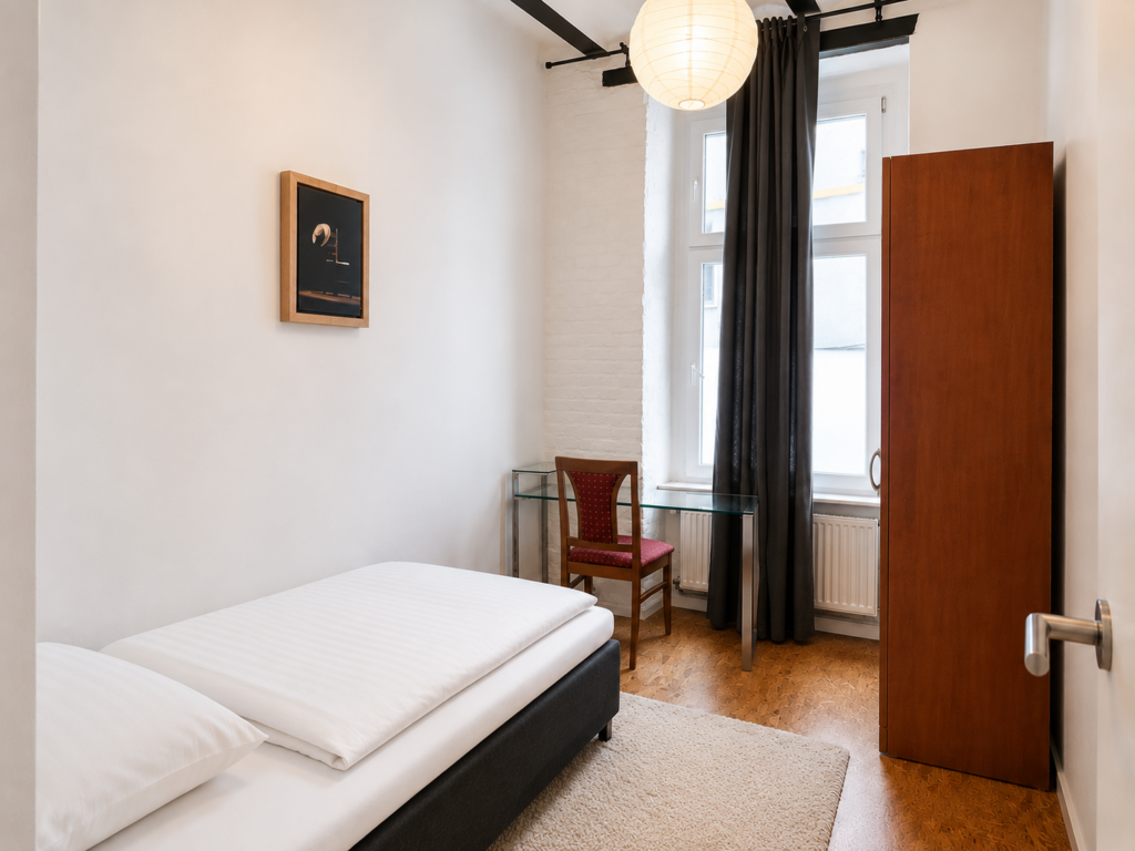 Private Rooms - Richardstraße, 12043 Berlin I 143-01