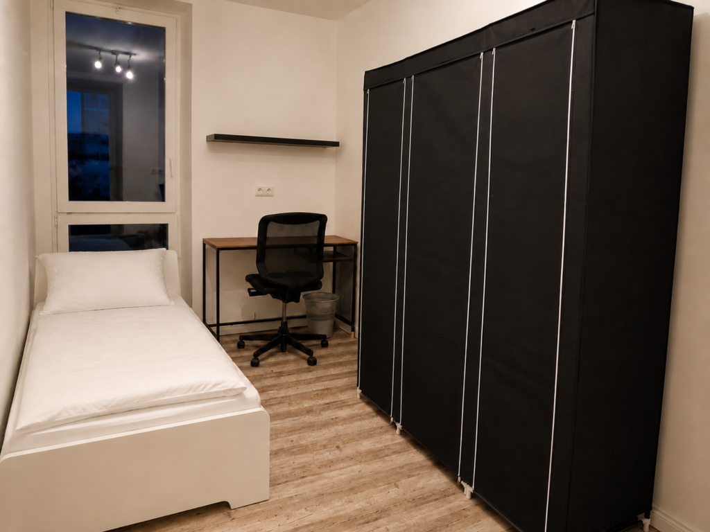 Friends Room for 2 – Wilmersdorfer Straße, 10627 Berlin I 161-03/01