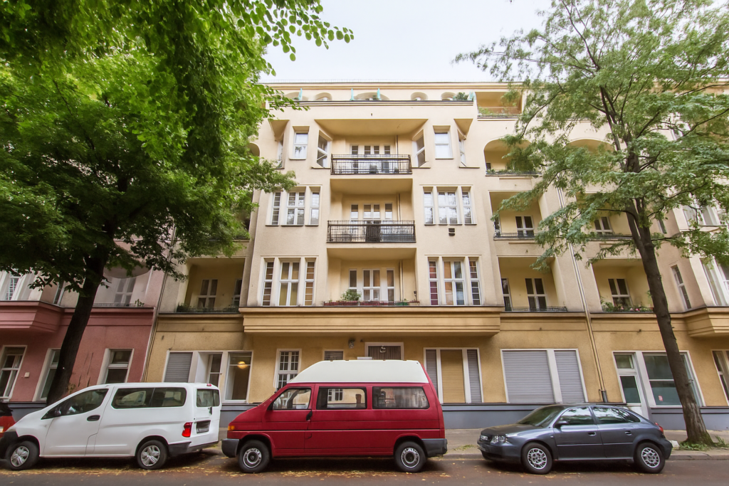 🌍Spacious Private Room in Berlin-Neukölln I 166-04