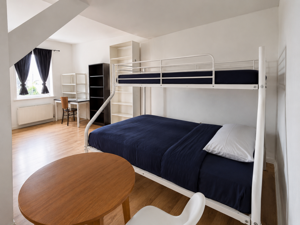 Friends Room for Two – Waldstraße, 10551 Berlin I 173-04/02