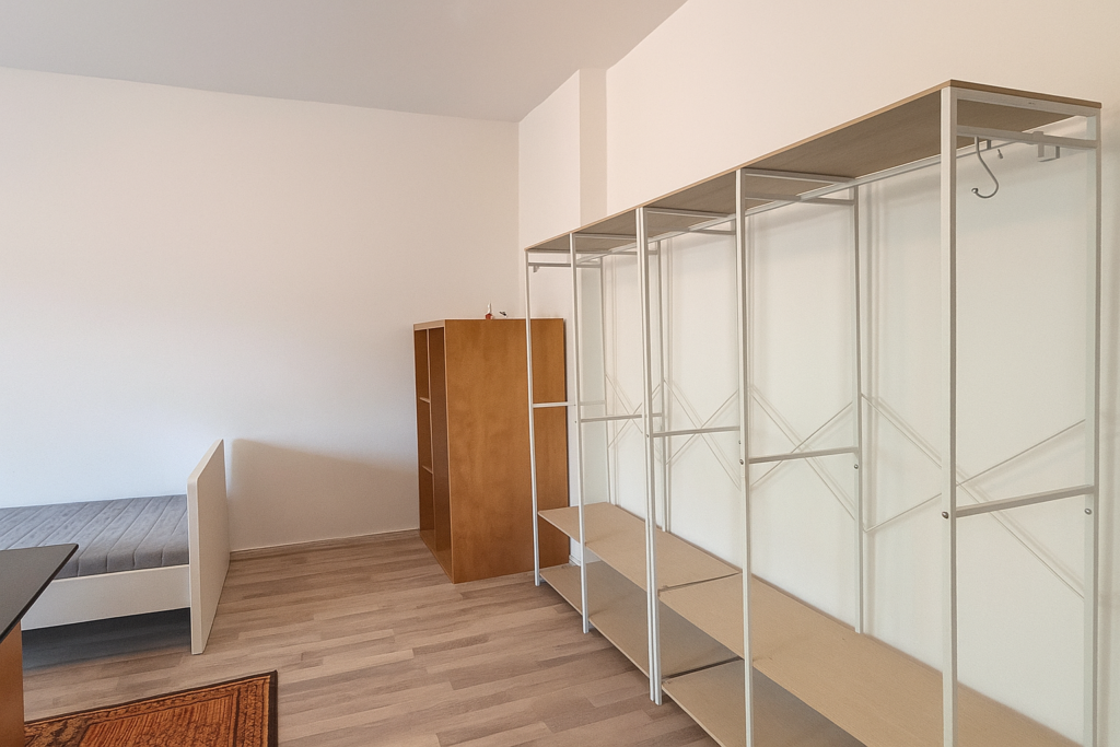 🌟 Modern 2nd-Floor Studio – Perfect for Couples or Friends | Schöneweide | 901-02
