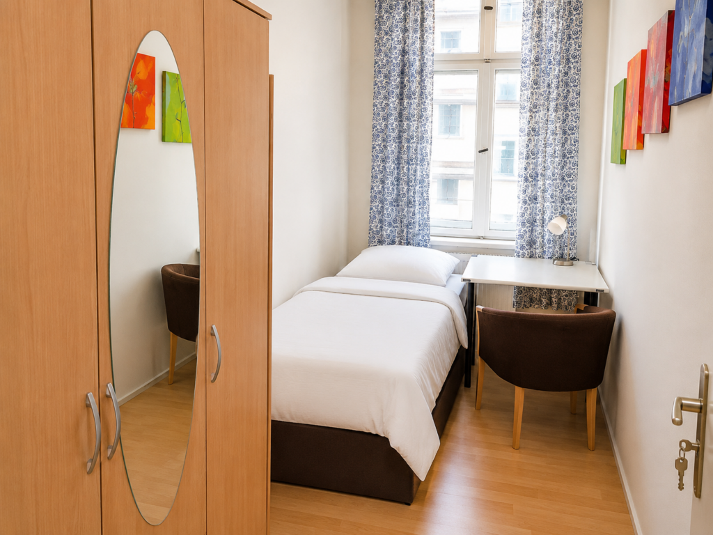 Private Room - Schönhauser Allee, 10439 Berlin | 2201-01