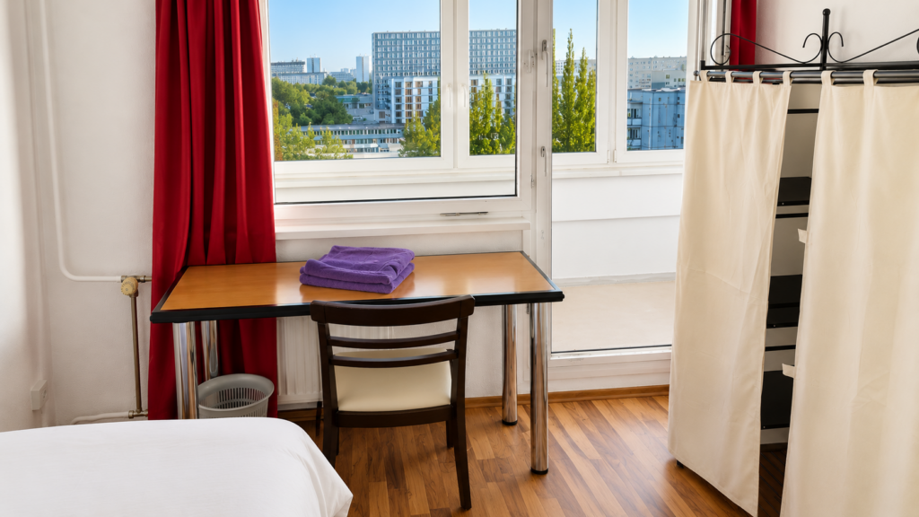 Furnished Private Room in Mollstraße, 10249 Berlin I 137-02
