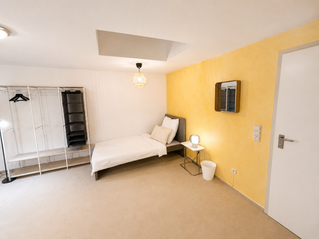 Private Room – Hermannstraße, 14109 Berlin I 2025-01