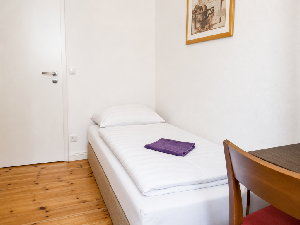 Private Room - Mehringdamm, 10961 Berlin I 152-02