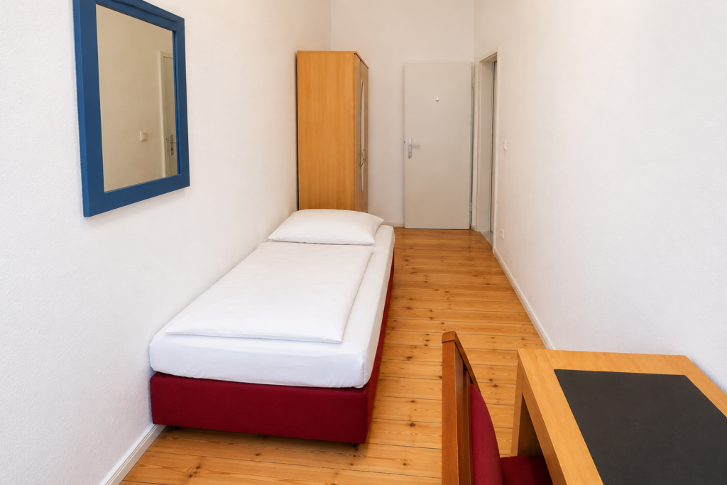 Private Room - Meyerheimstraße, 10439 Berlin I 18-05