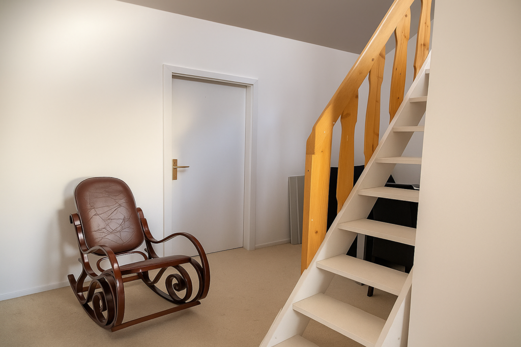 🏡 Bright 2-Person Shared Room in a Top-Floor Apartment – Adlershof, Berlin | 401-03/01
