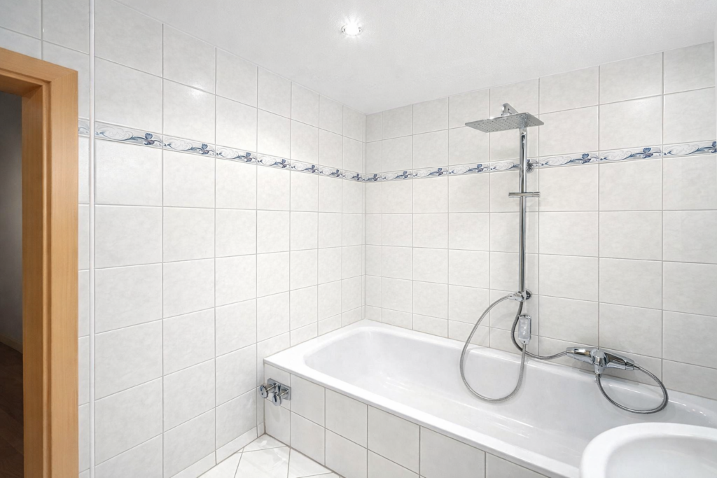 Bright Furnished Room in Leipzig-Grünau | 5th Floor | August 2026