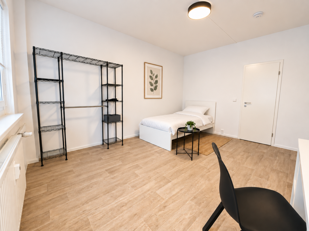 Private Room – Kursdorfer Weg, 04205 Leipzig I LZ201-01