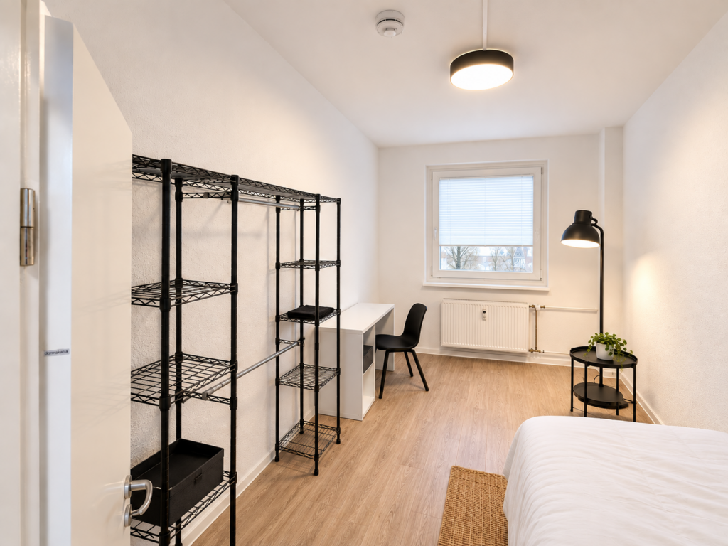 Private Room – Kursdorfer Weg, 04205 Leipzig | LZ201-02