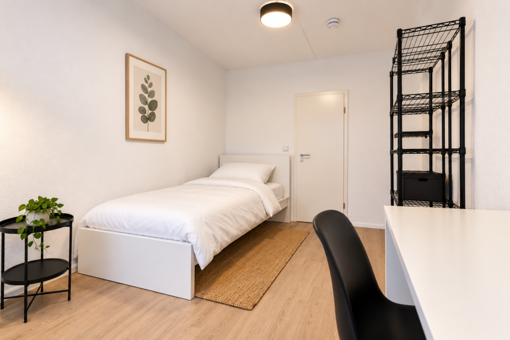 Private Room – Kursdorfer Weg, 04205 Leipzig | LZ201-02